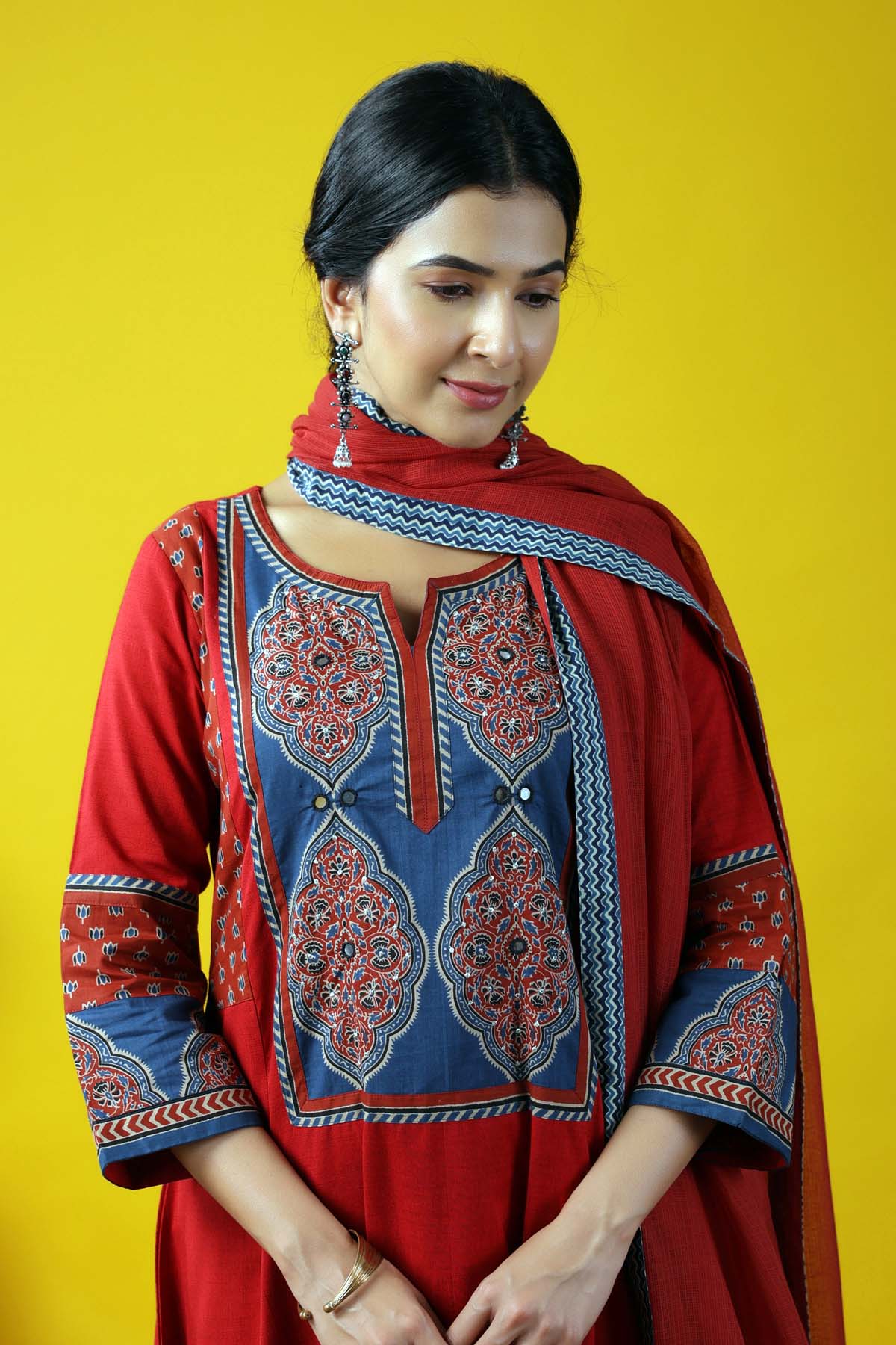 Red Kotadoriya Dupatta With Fabric Border
