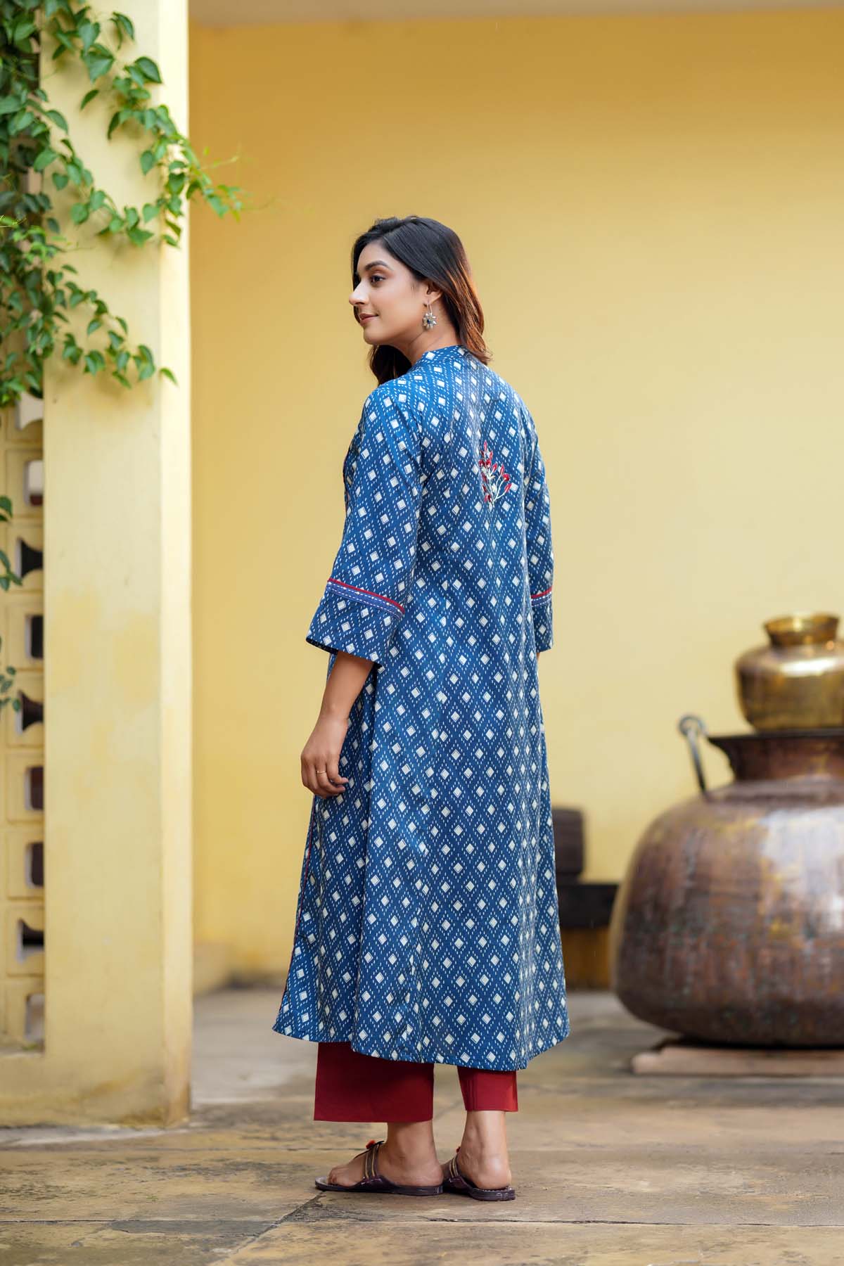 Indigo Blue Kalidaar Kurta In Cotton Fabric