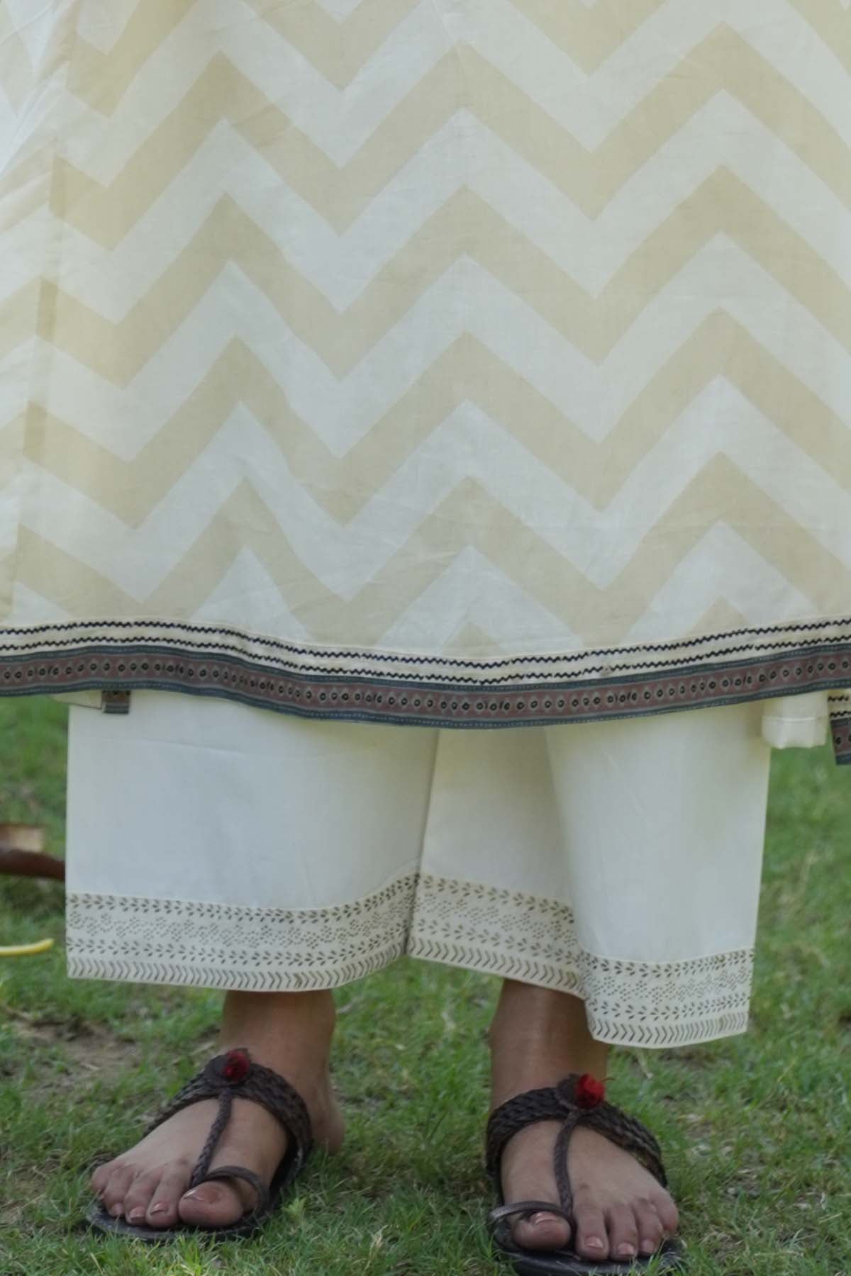 Cream Straight Fit Pant With Elasticated Waist