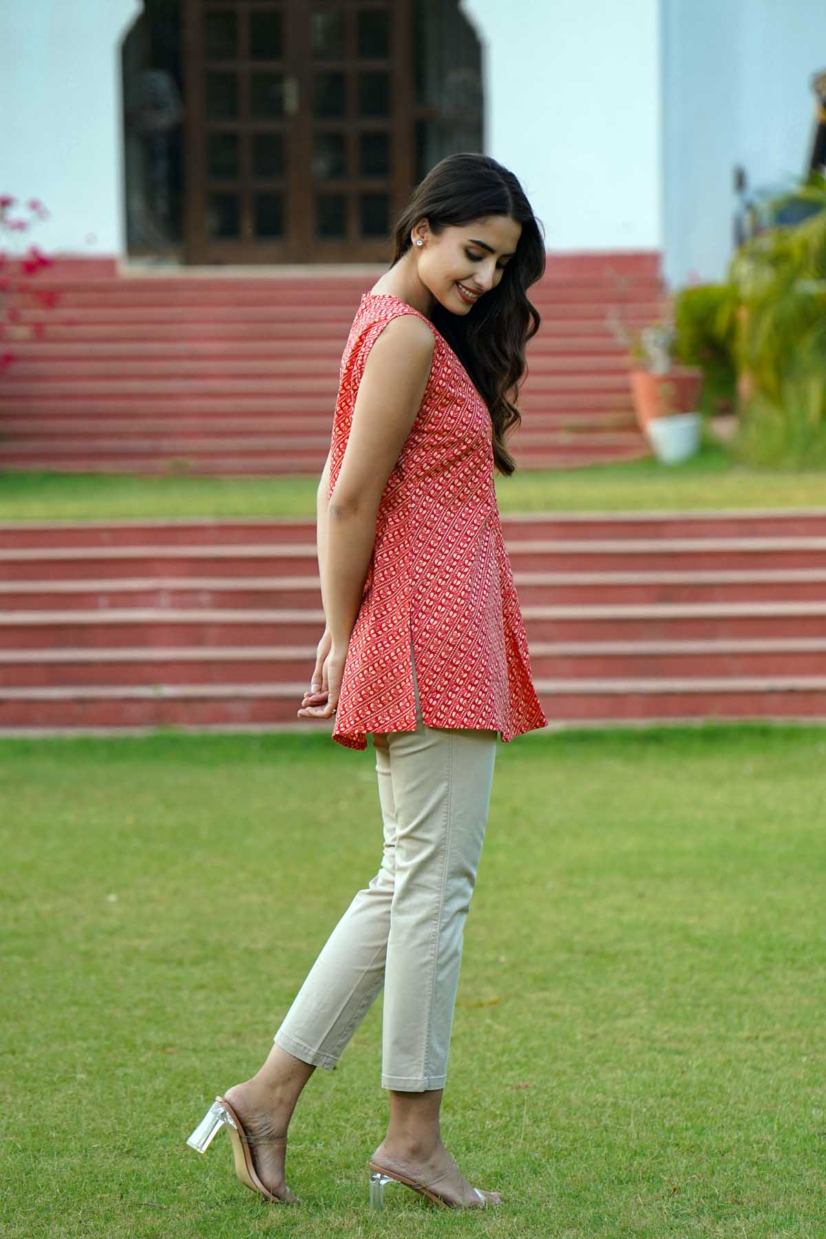 Sleeveless short kurti new arrivals