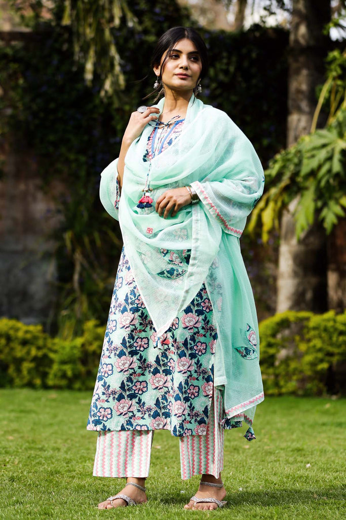 Straight fit floral print kurta in mint green color