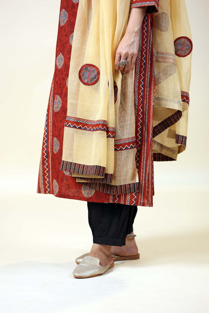 Light Beige Kotadoriya Dupatta With Applique Work