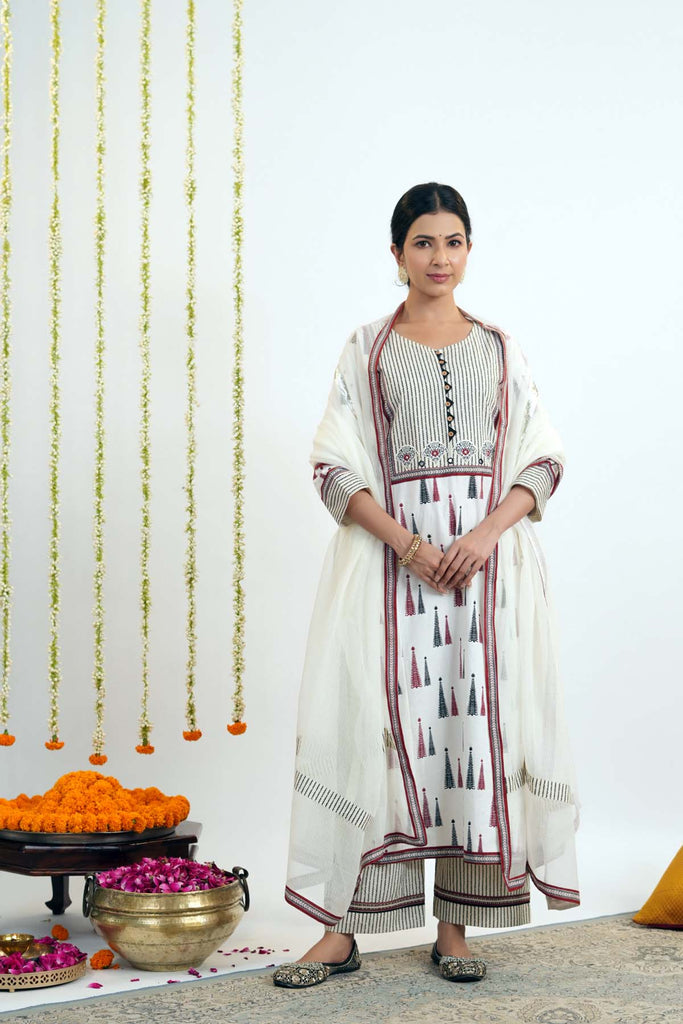 Off-White Kotadoriya Dupatta With Fabric Border