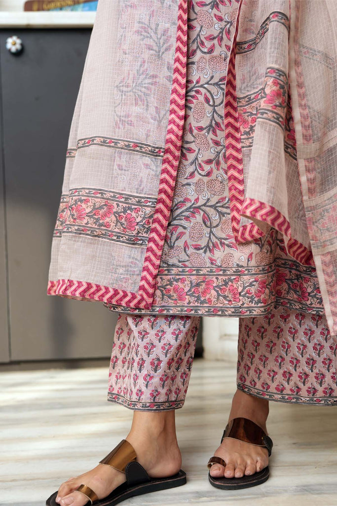 Light Peach Kotadoriya Dupatta With Fabric Border