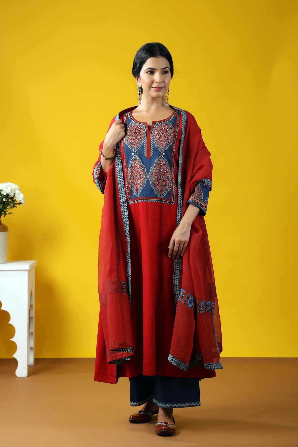 Red Kotadoriya Dupatta With Fabric Border
