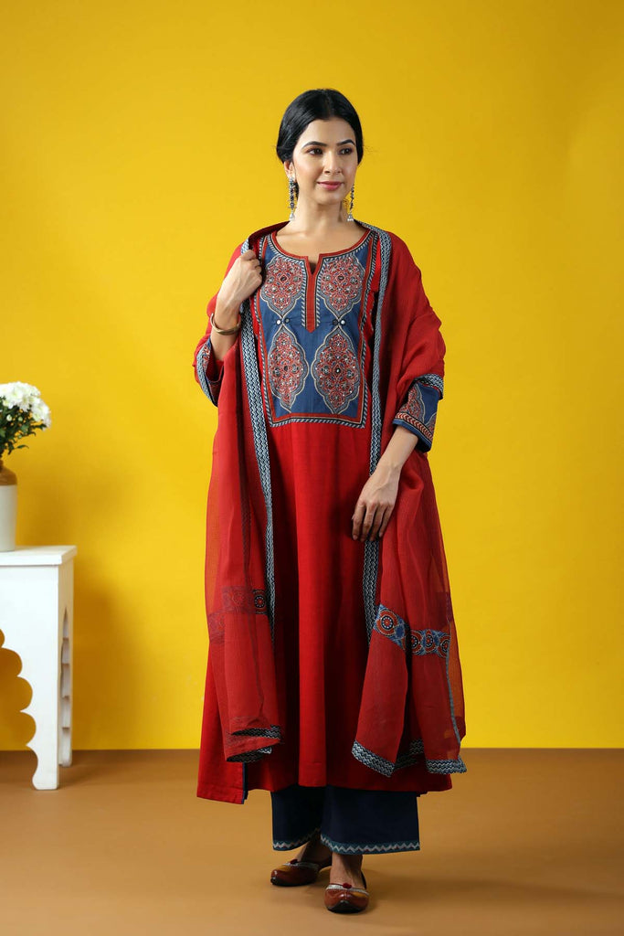 Red Kotadoriya Dupatta With Fabric Border