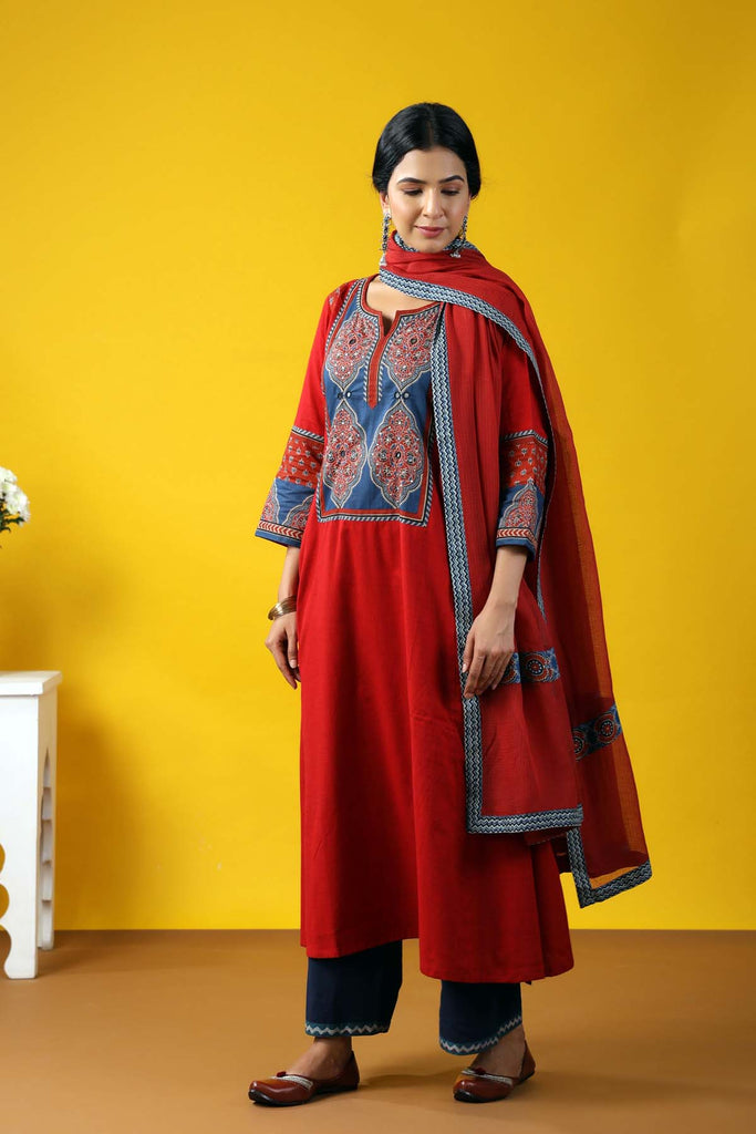 Red Kotadoriya Dupatta With Fabric Border