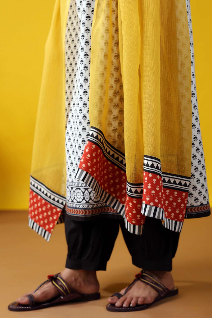 Mustard Yellow Kotadoriya Dupatta With Fabric Borders