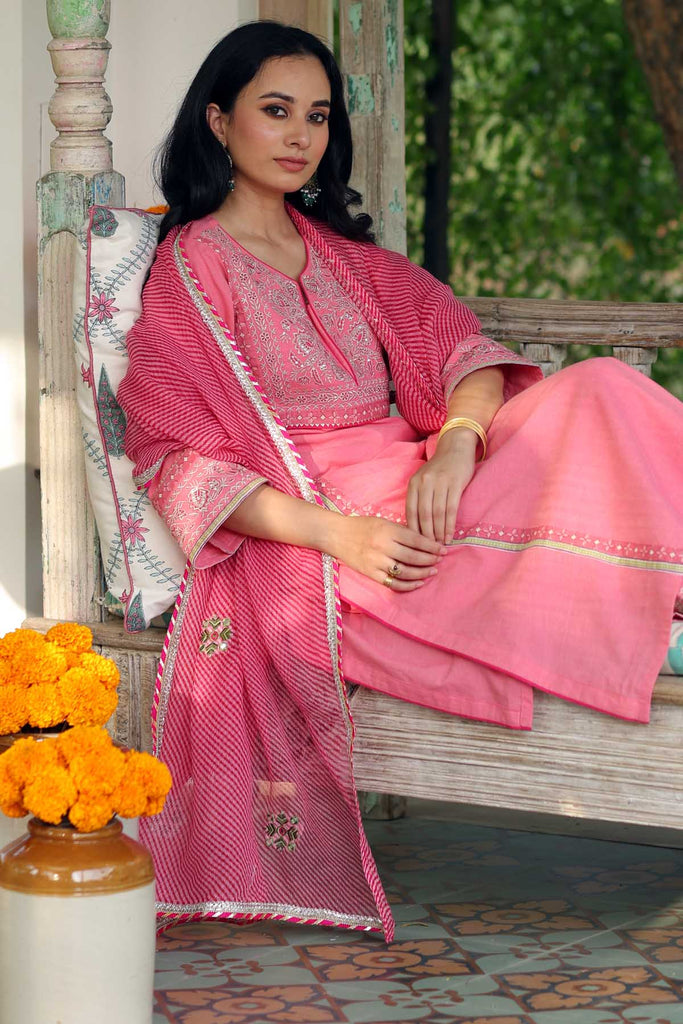 Pink Kotadoriya Dupatta In Leheriya Pattern