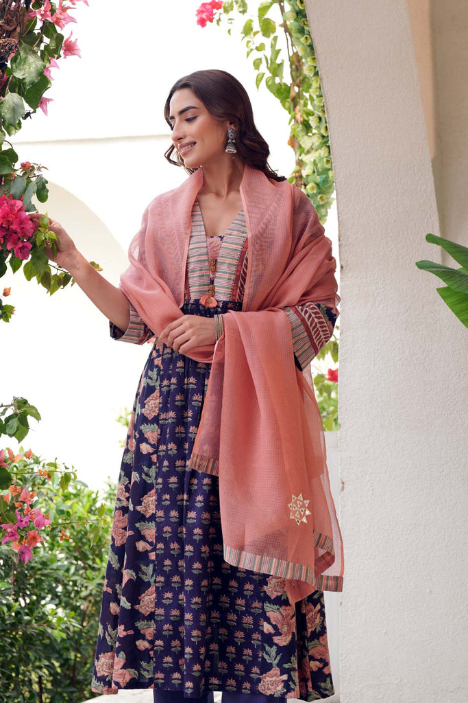 Peach Kotadoriya Dupatta With Embroidered Motifs