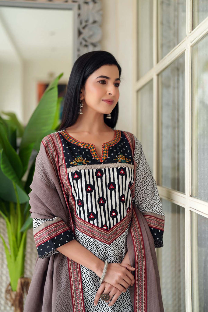 Brown Kotadoriya Dupatta With fabric Borders