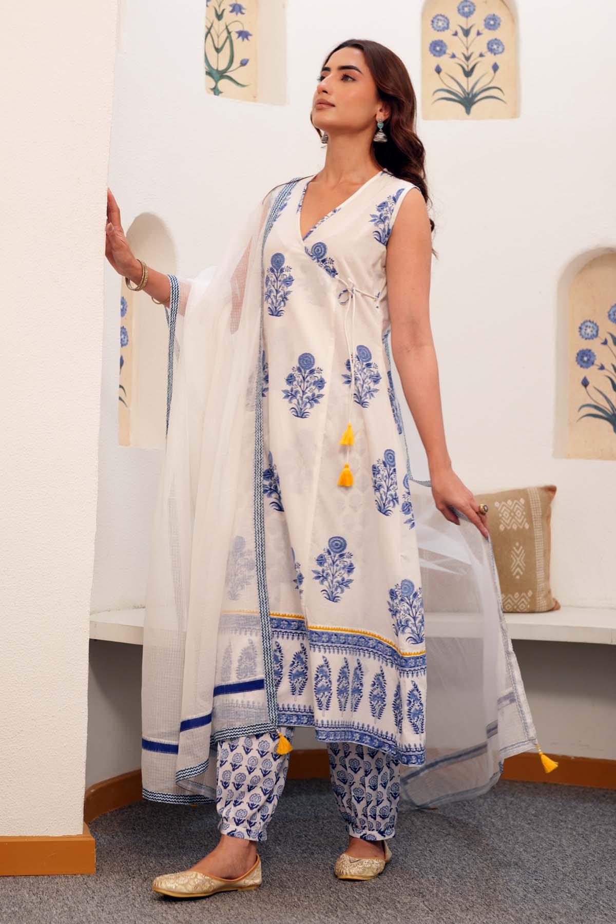 White Kotadoriya Dupatta With Tassels
