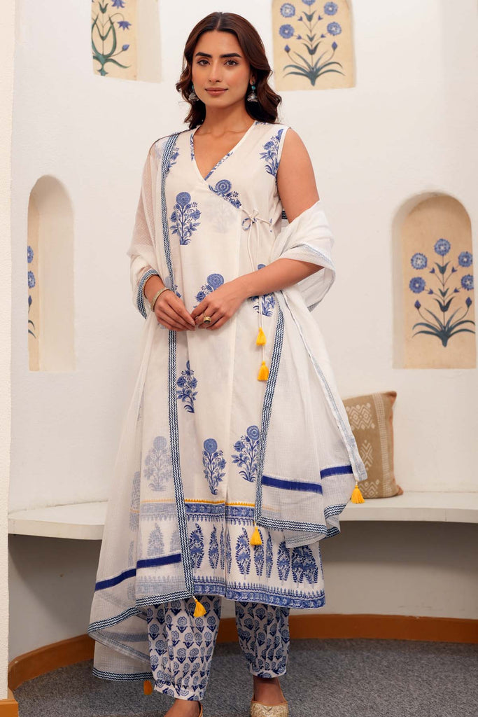 White Kotadoriya Dupatta With Tassels