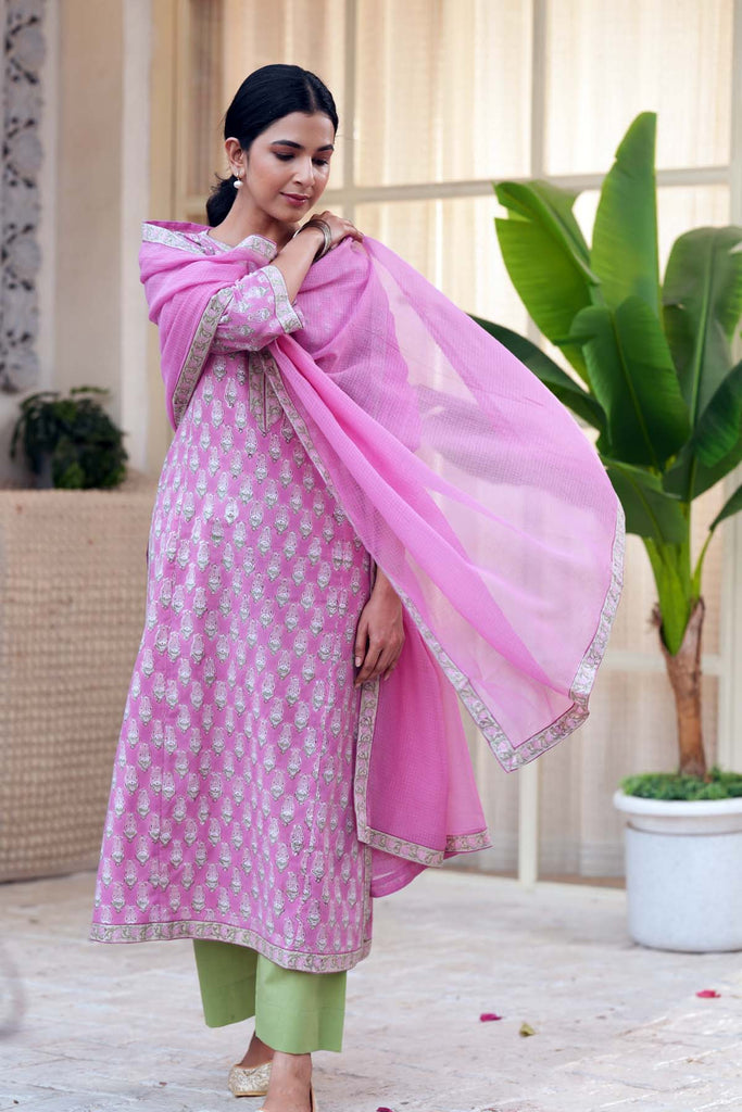 Pink Kotadoriya Dupatta With Fabric Border