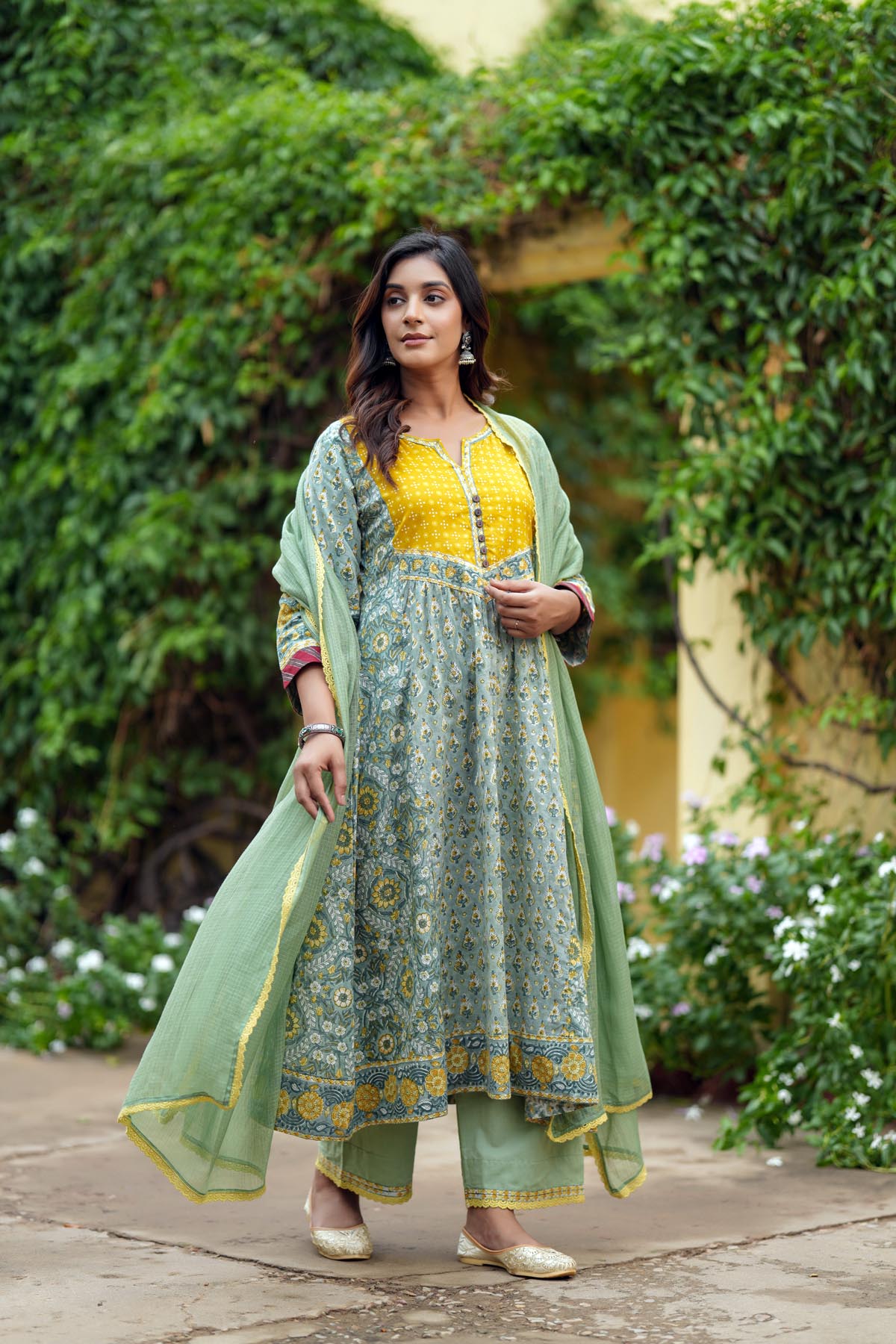 Olive Green Kotadoriya Dupatta