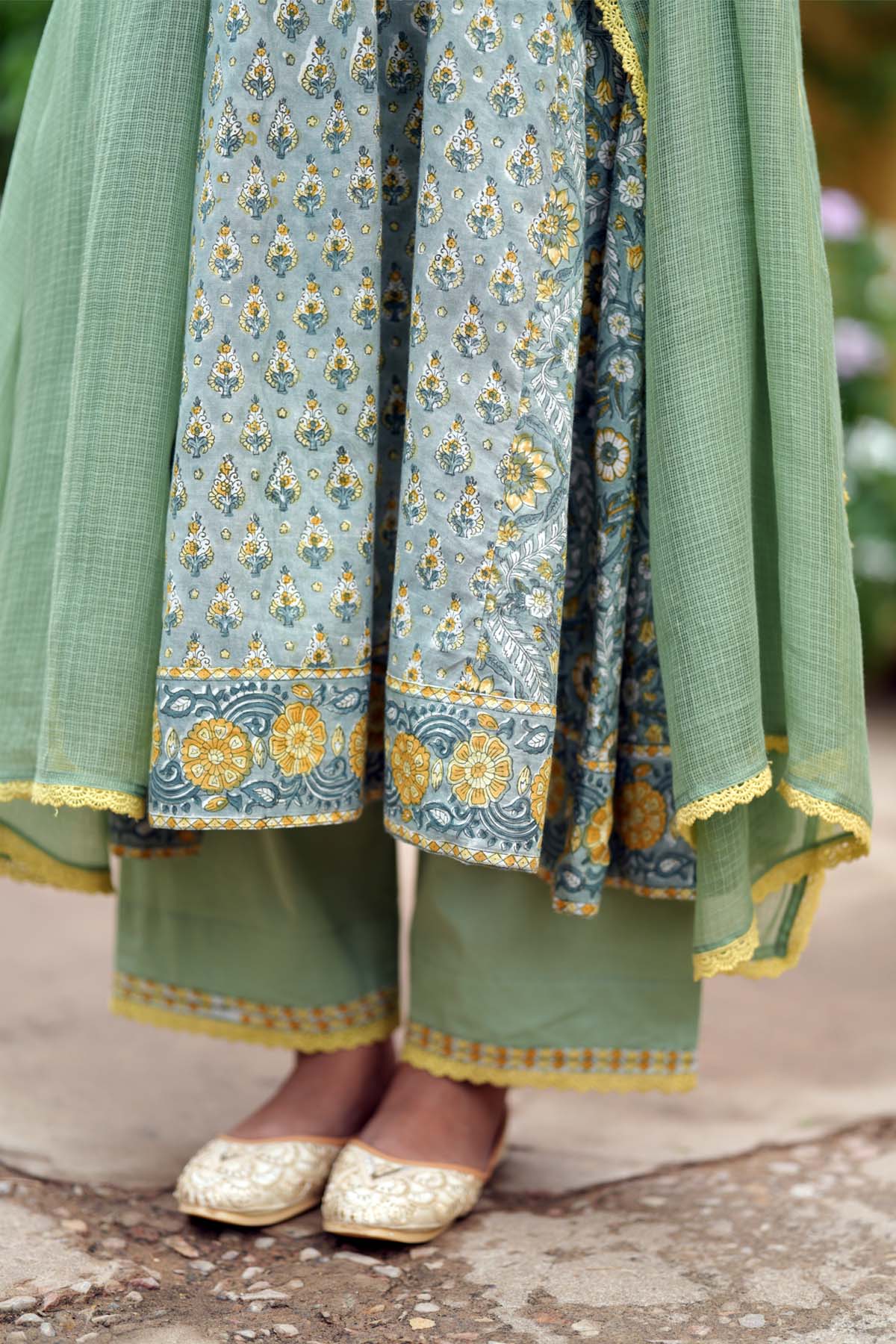 Olive Green Kotadoriya Dupatta