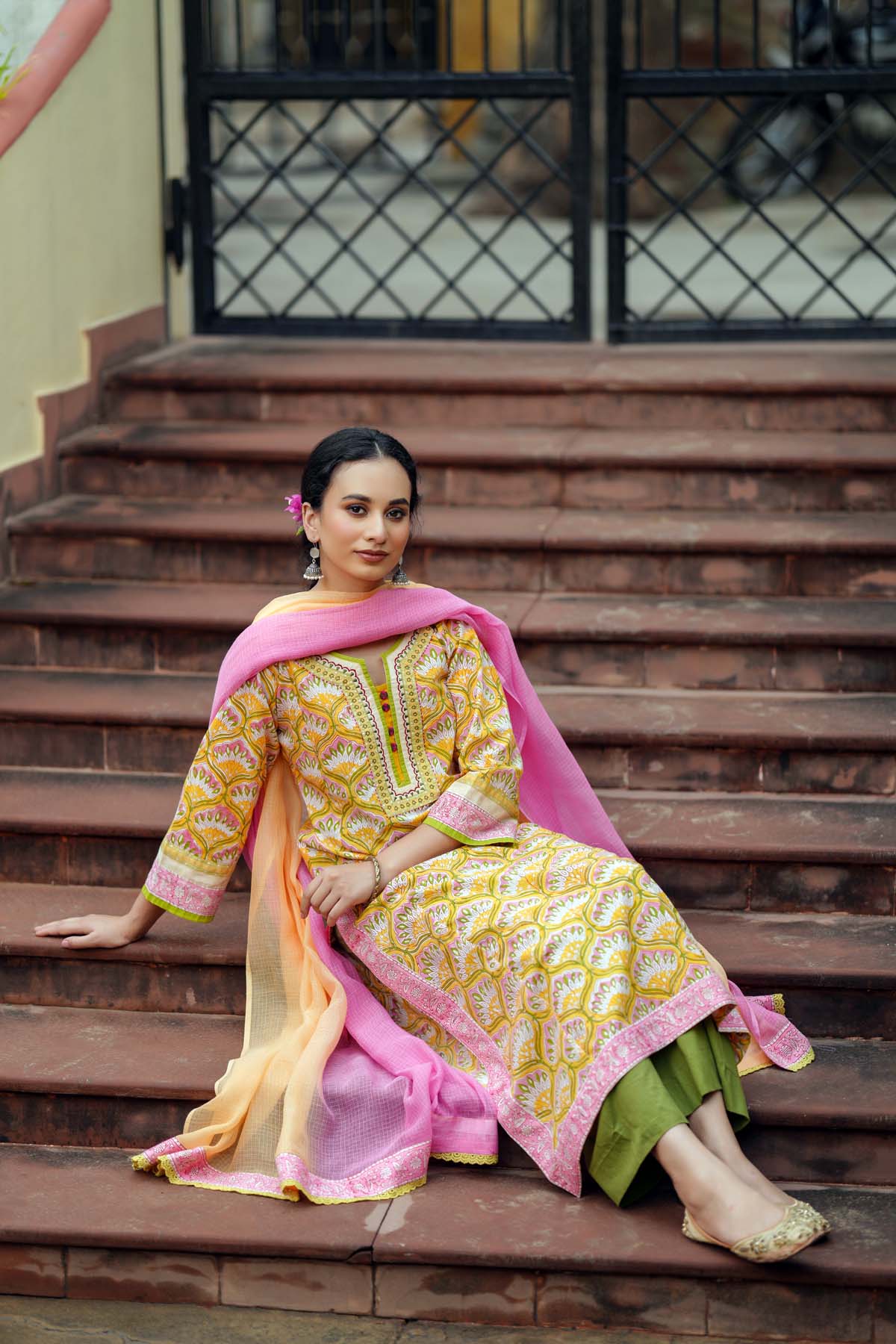 Pink/Orange Shaded Kotadoriya Dupatta