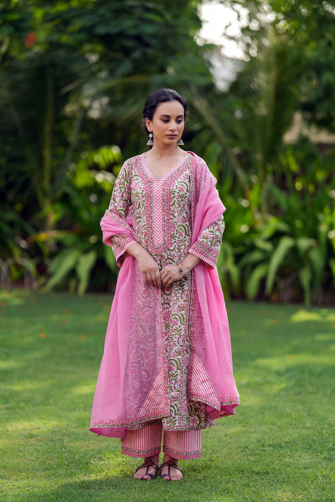 Pink Kotadoriya Dupatta With Fabric Borders