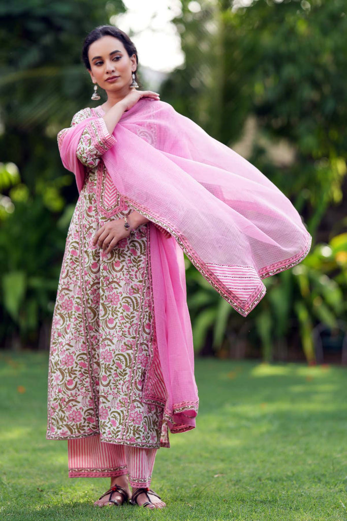 Pink Kotadoriya Dupatta With Fabric Borders