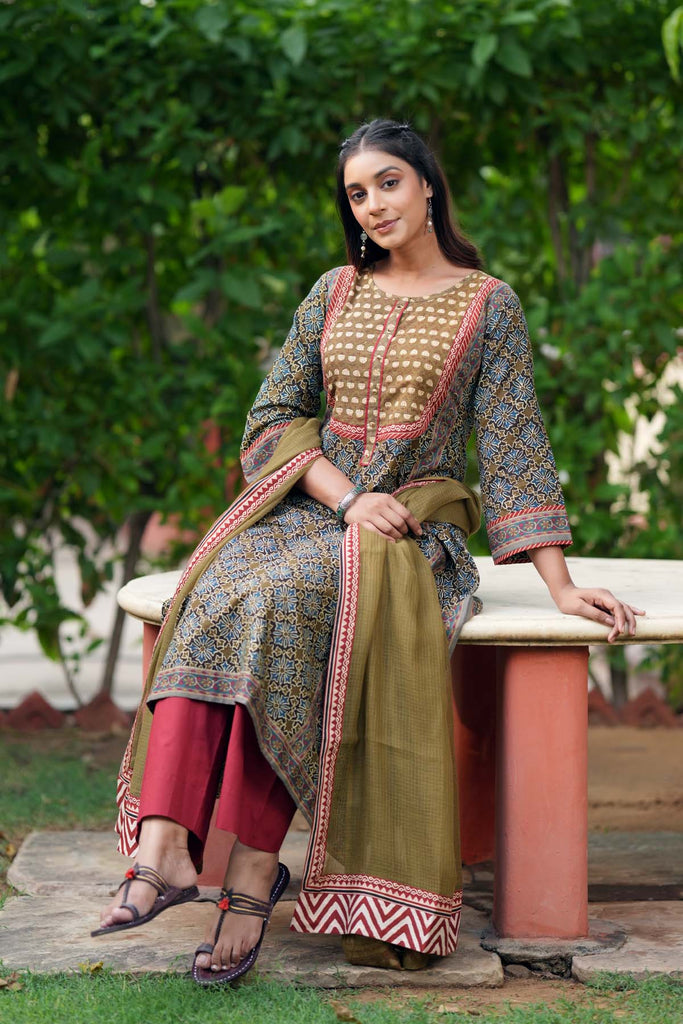 Light Brown Kotadoriya Dupatta With Fabric Border