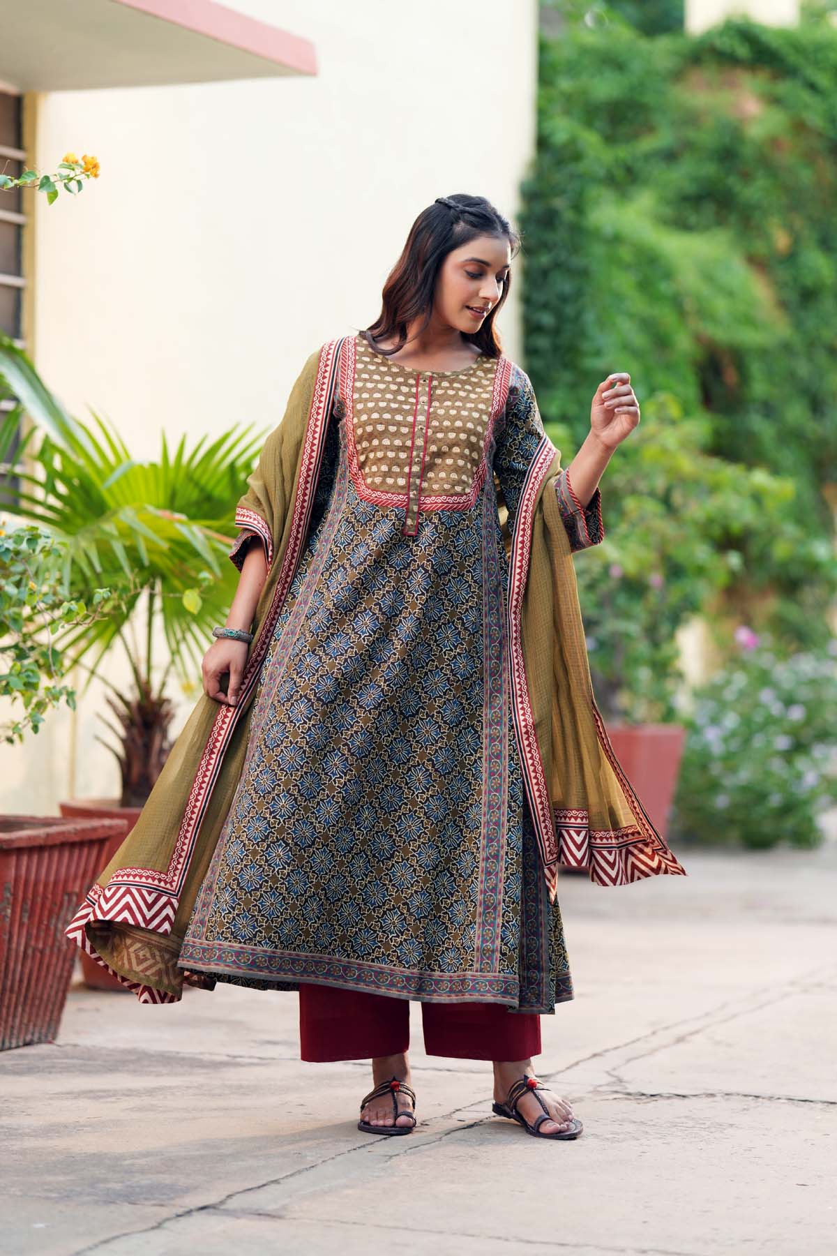 Light Brown Kotadoriya Dupatta With Fabric Border