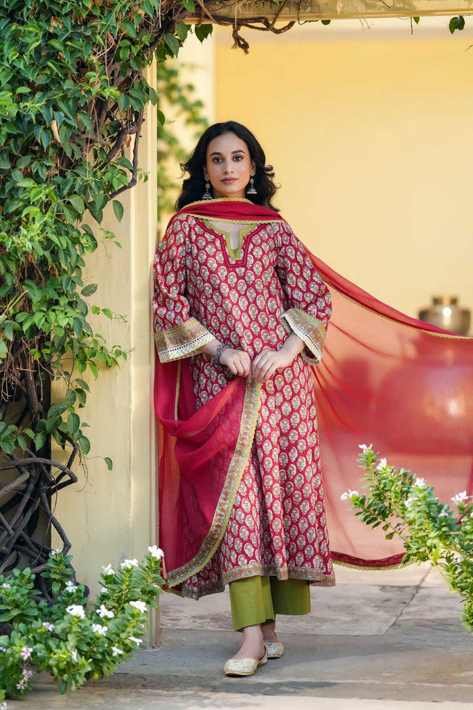 Red Kotadoriya Dupatta With Lace Work