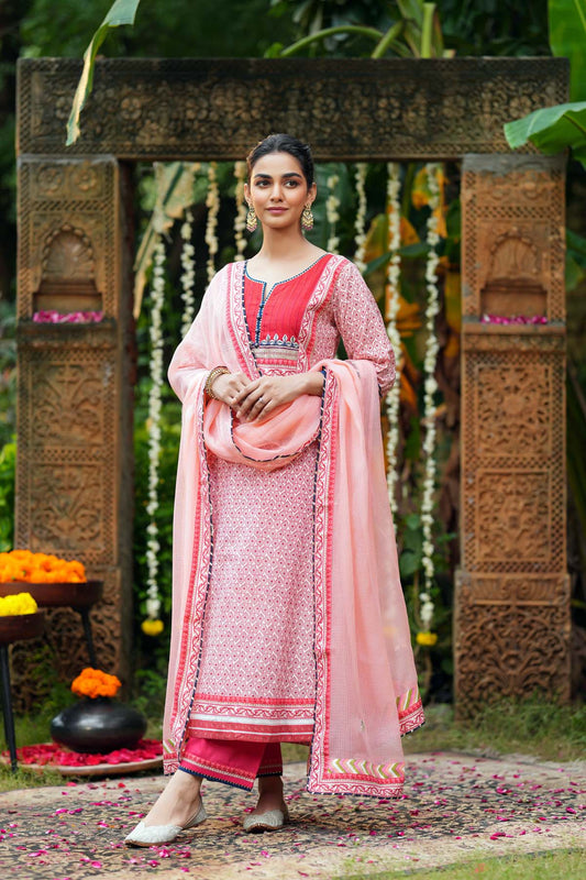 Light Pink Kotadoriya Dupatta With Gota Work
