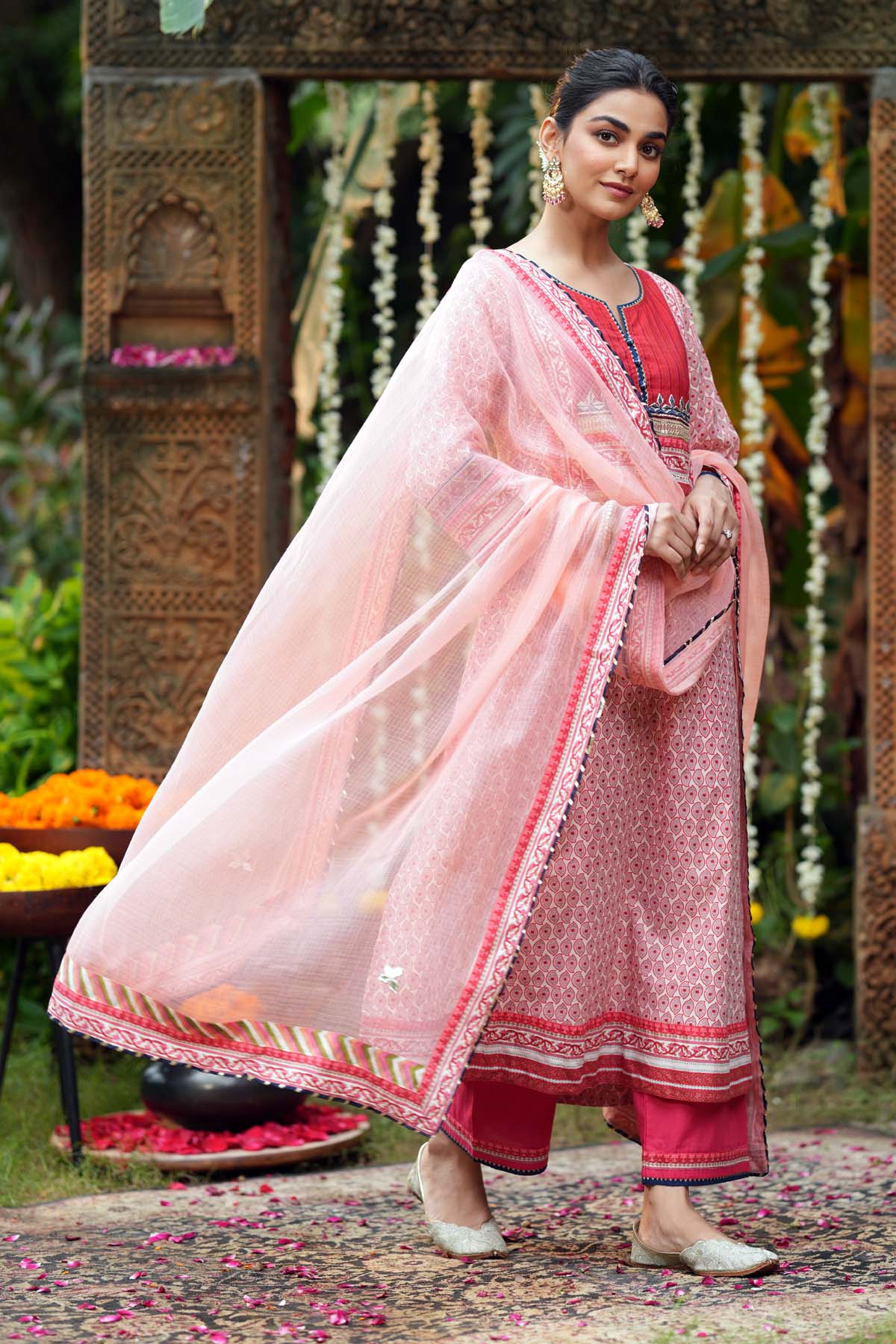 Light Pink Kotadoriya Dupatta With Gota Work