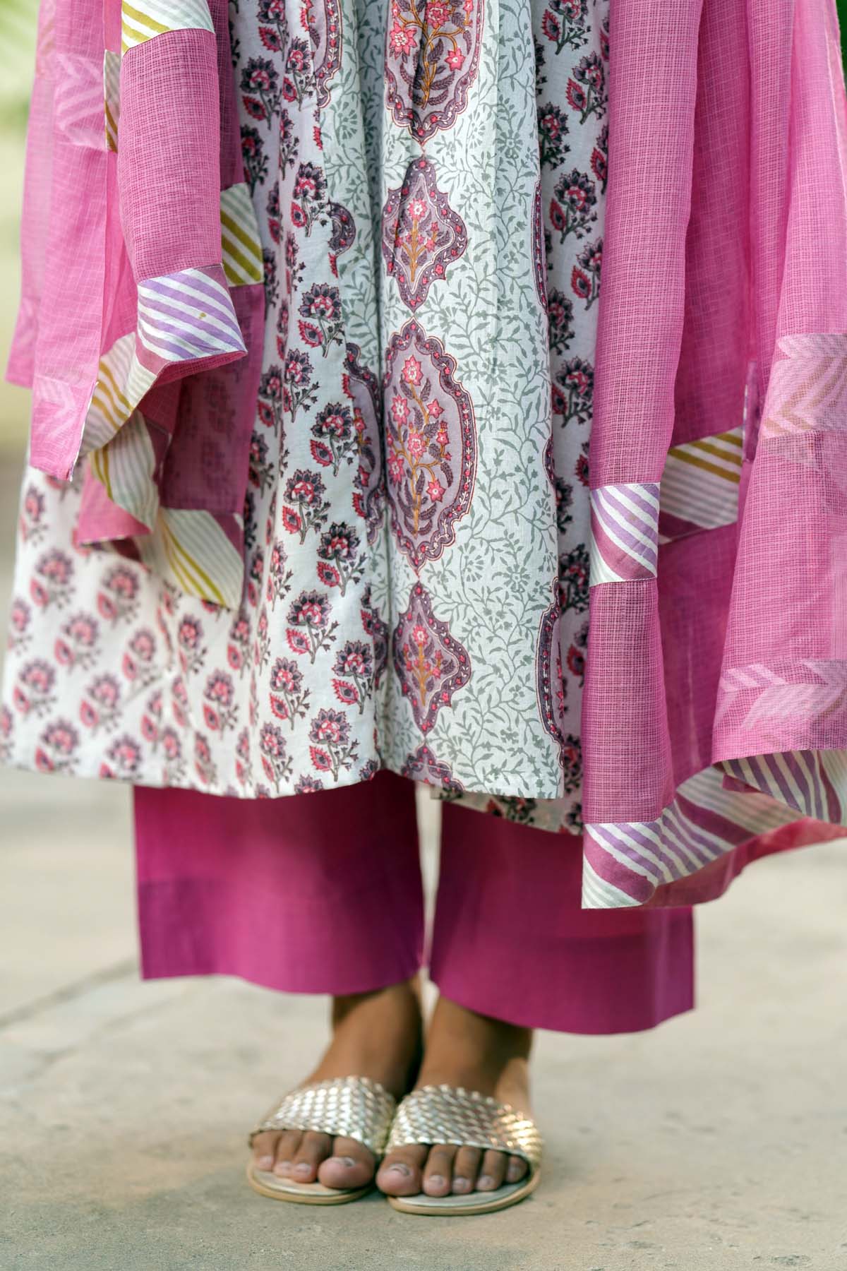 Light Purple Kotadoriya Dupatta