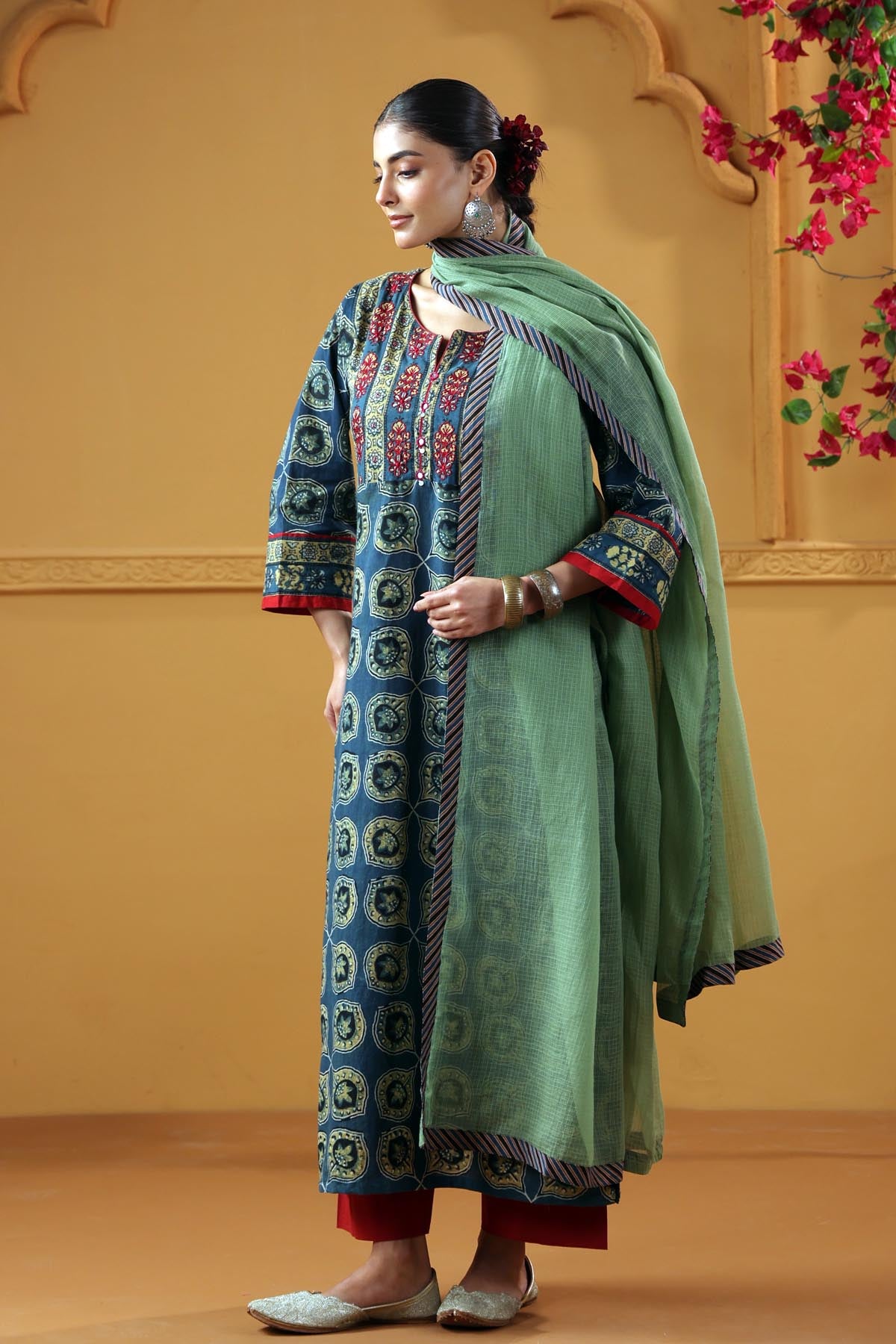 Light Green Kotadoria Dupatta With Fabric Border