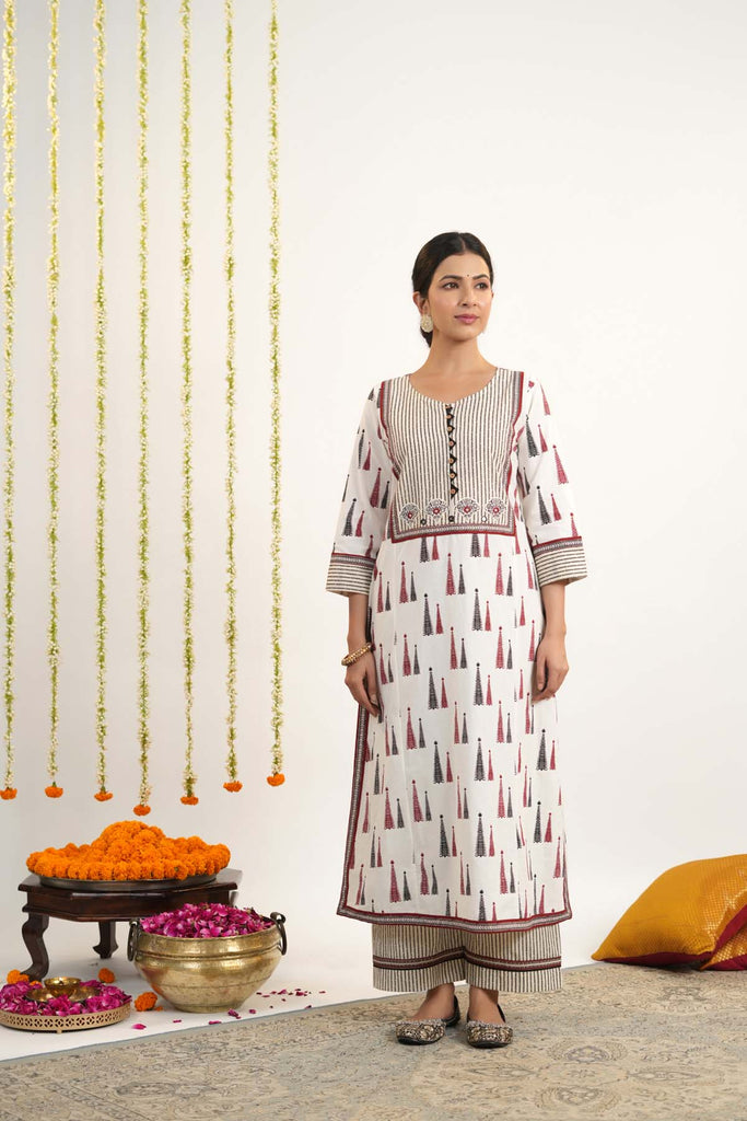 Off-White A-Line Long Length Kurta In Cotton