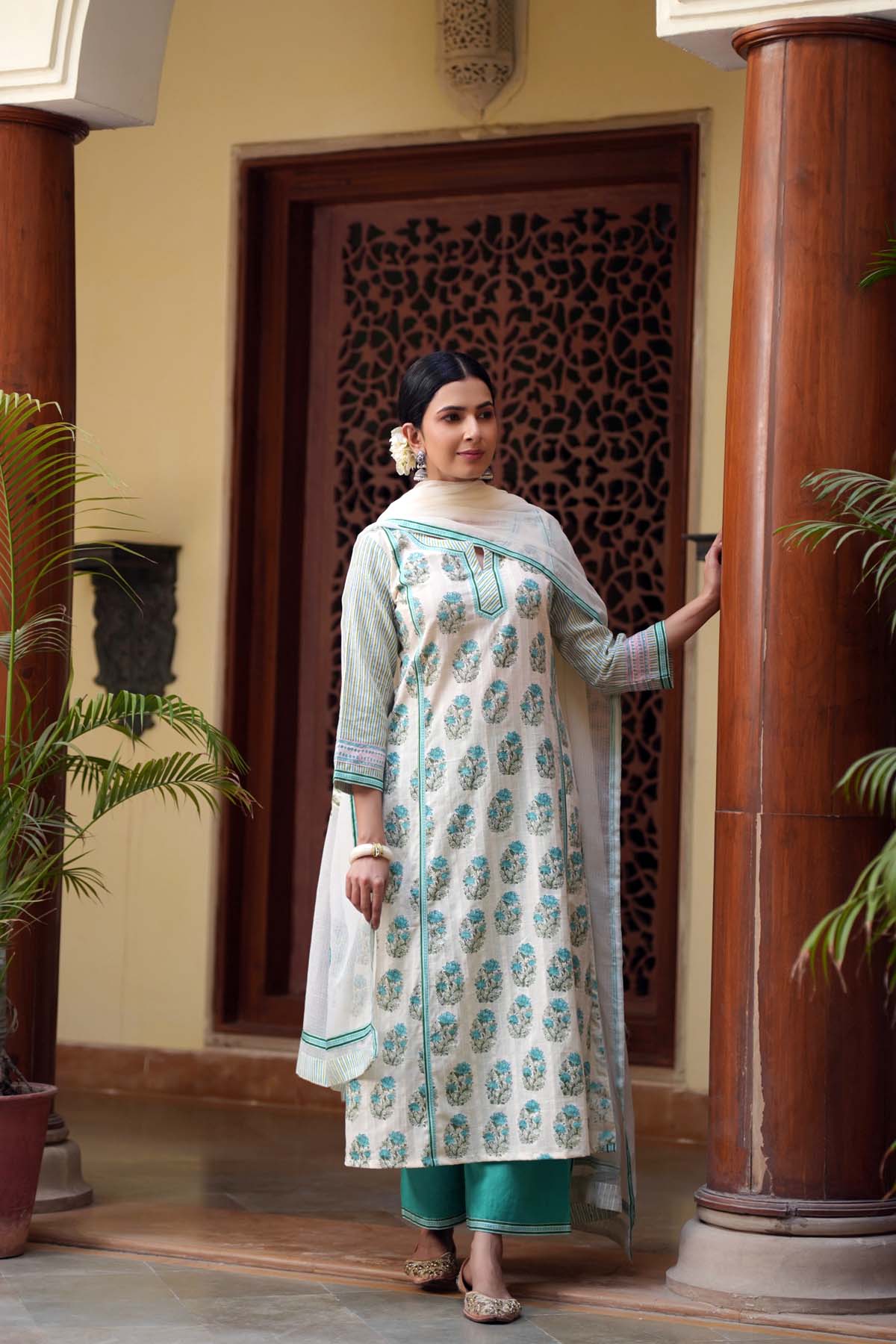 Cream Long Length A-Line Kurta In Handloom Cotton