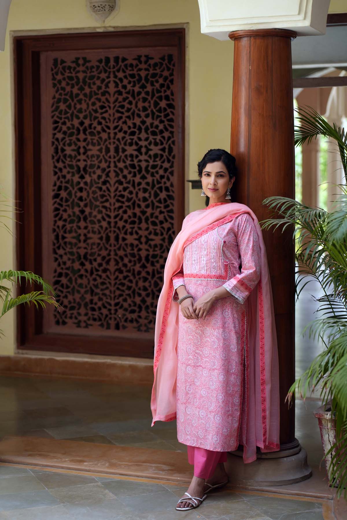 Straight Fit Peach Color Kurta In Handblock Cotton Fabric