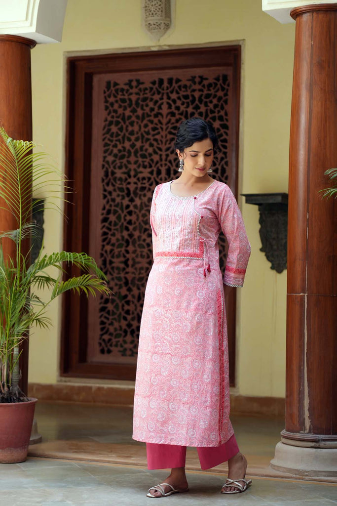 Straight Fit Peach Color Kurta In Handblock Cotton Fabric