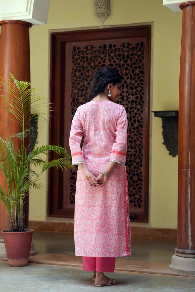 Straight Fit Peach Color Kurta In Handblock Cotton Fabric