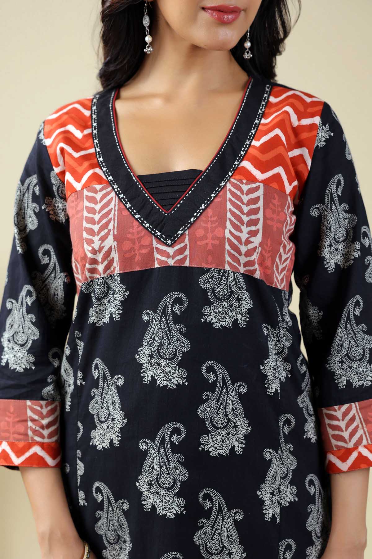 Black Straight Fit Kurta In Cotton