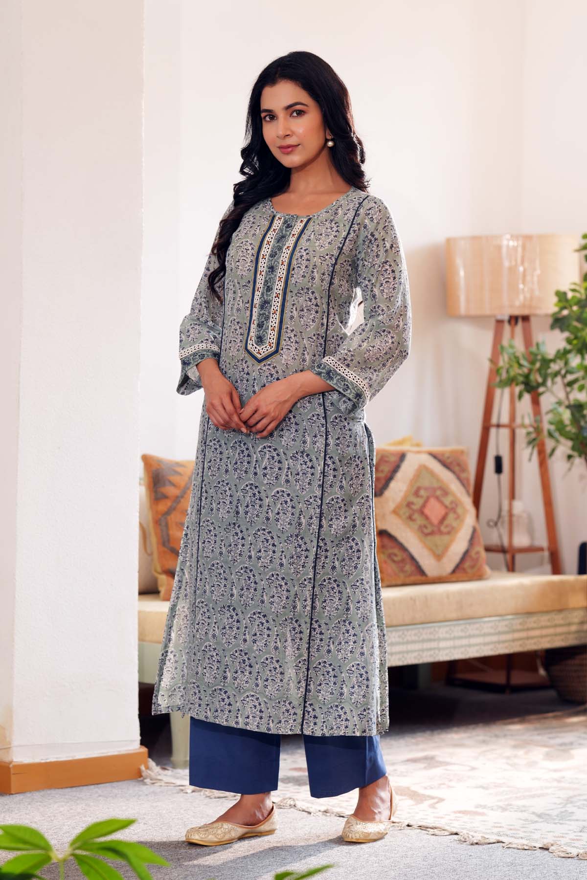 Straight Fit Kurta In Grey/Blue Handblock Cotton