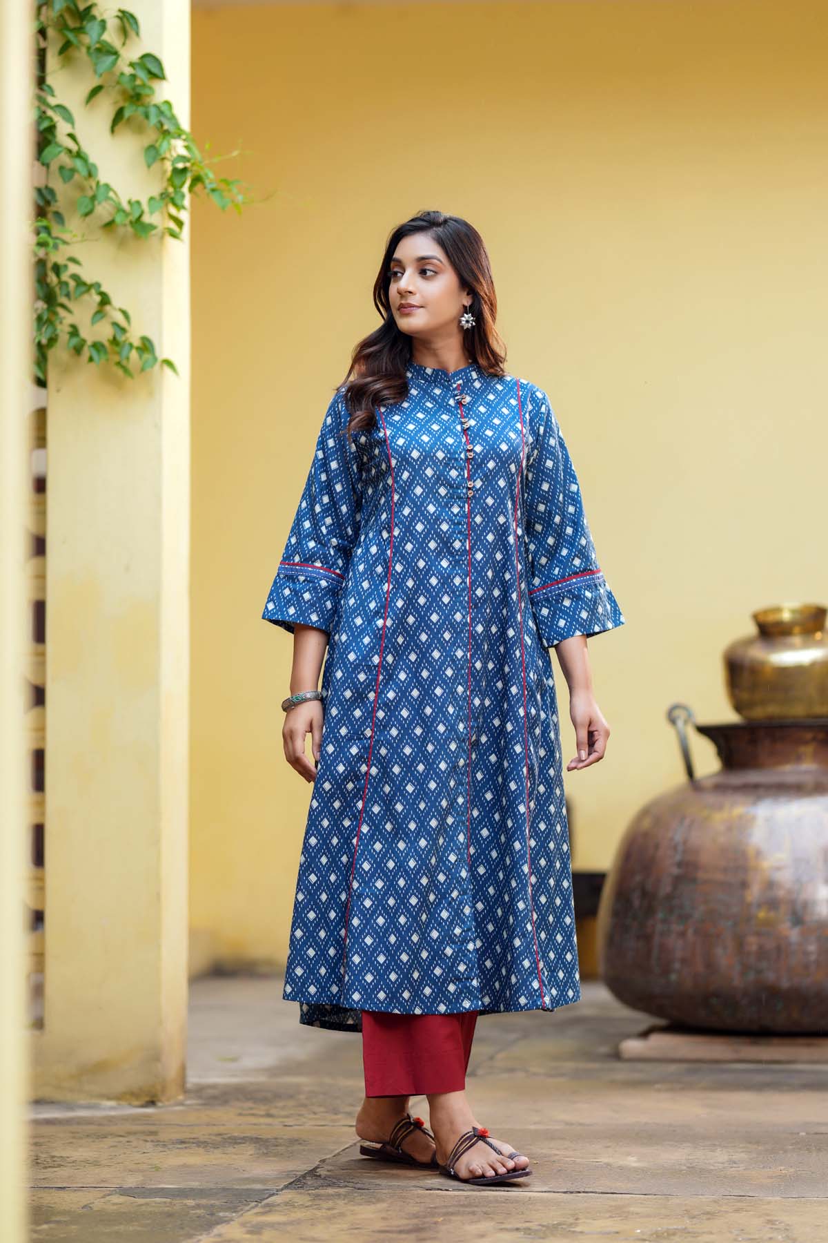 Indigo Blue Kalidaar Kurta In Cotton Fabric