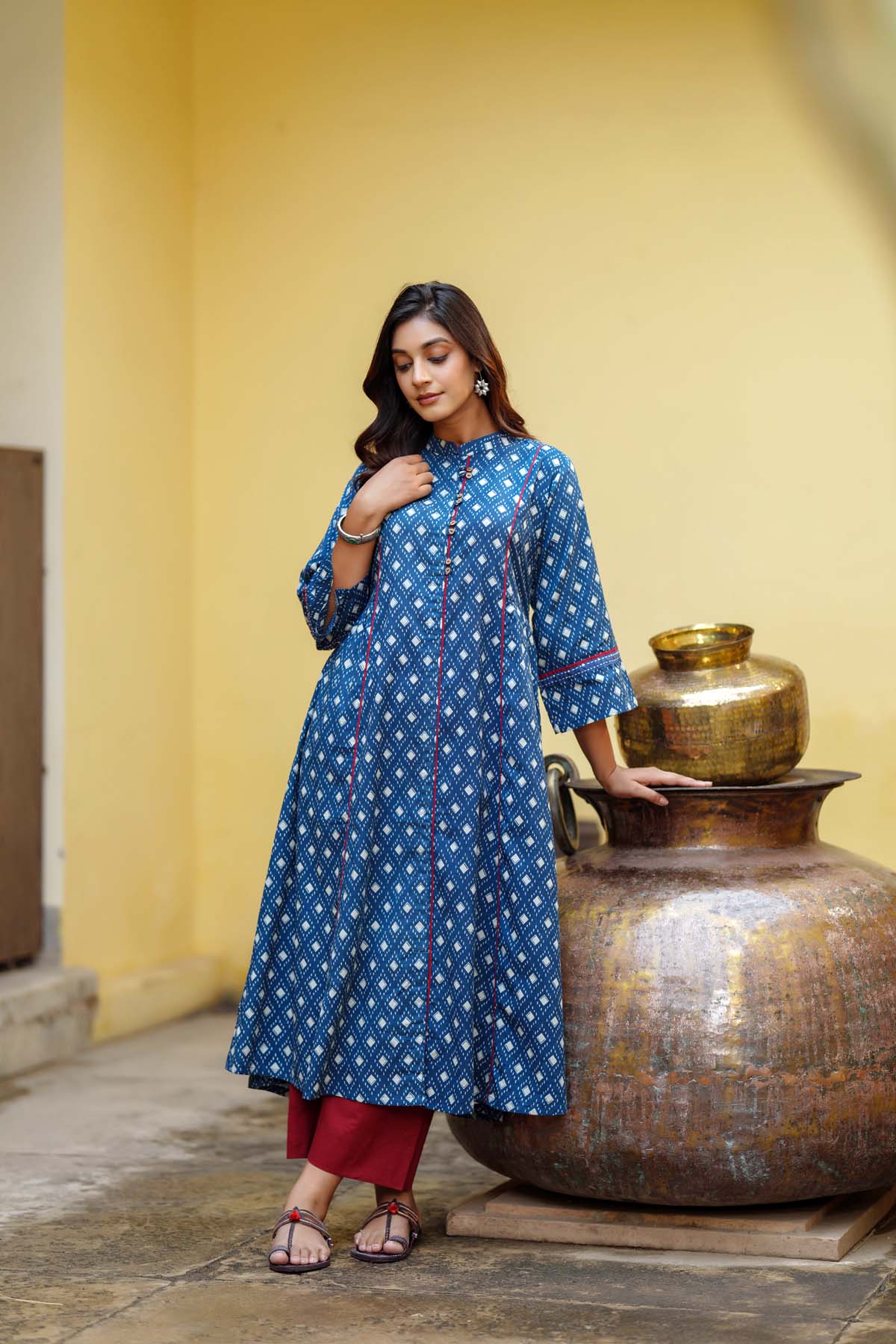 Indigo Blue Kalidaar Kurta In Cotton Fabric