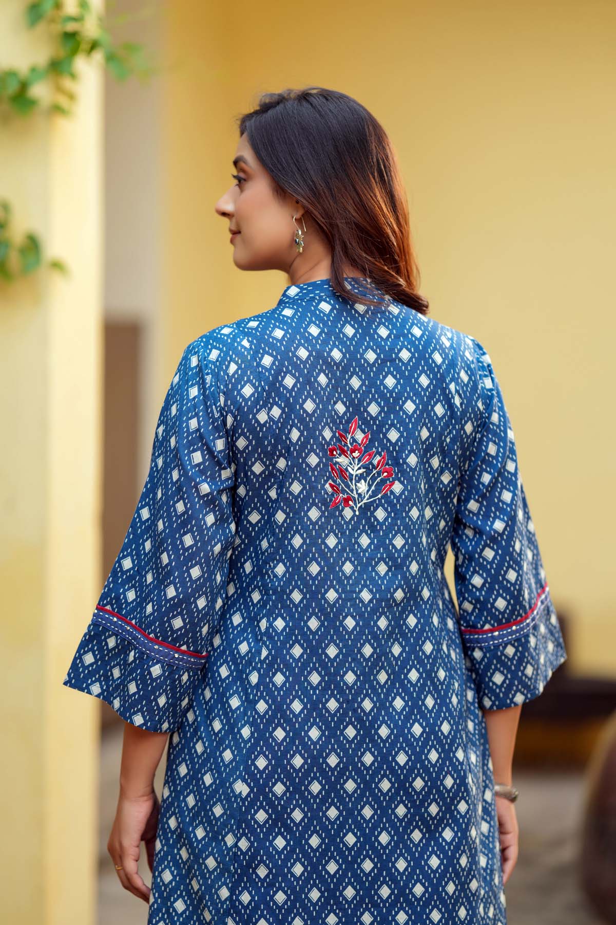 Indigo Blue Kalidaar Kurta In Cotton Fabric