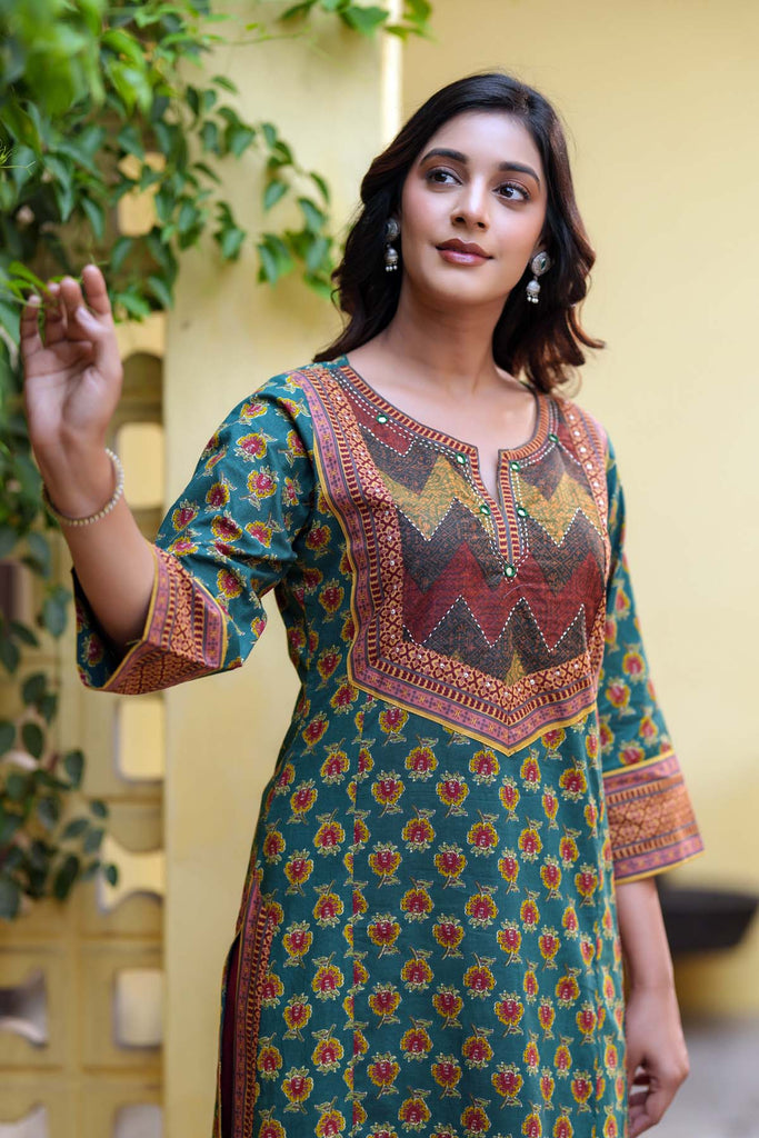 Green Straight Fit Kurta In Cotton Fabric