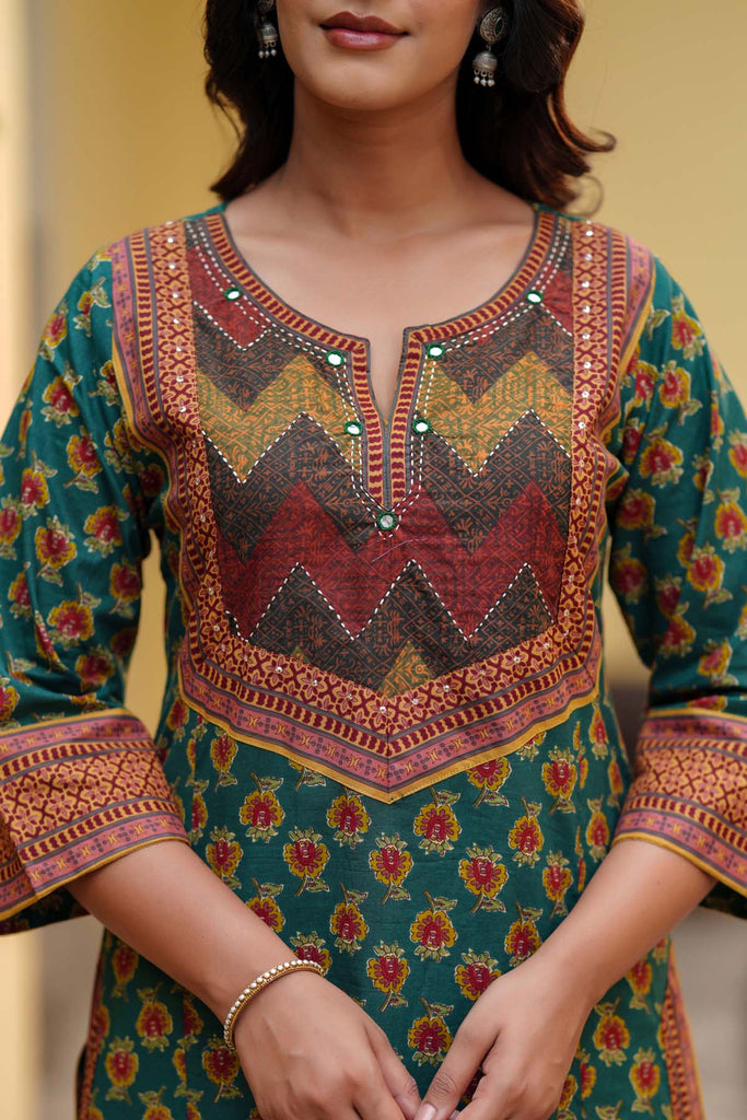 Green Straight Fit Kurta In Cotton Fabric