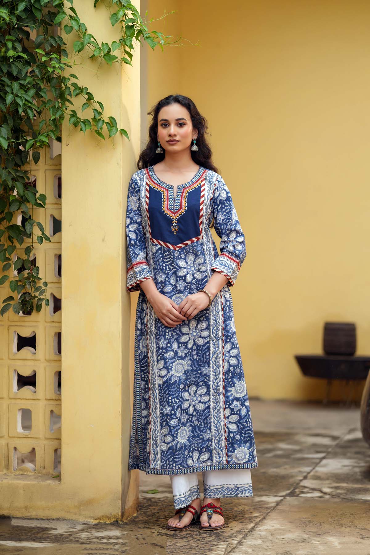 Blue Straight Fit Kurta In Handblock Cotton