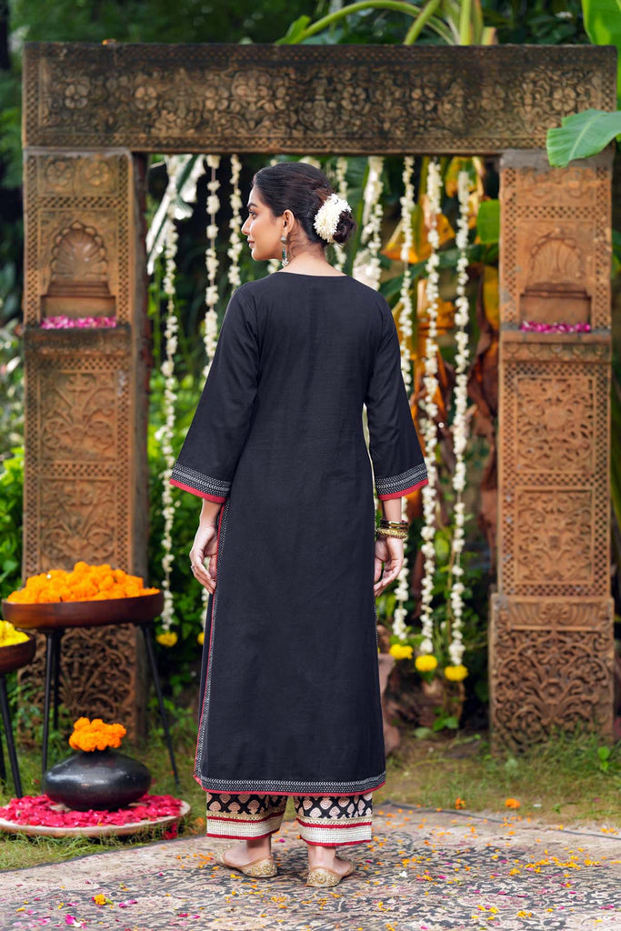 Black Straight Fit Kurta In Handloom Cotton