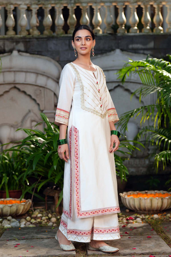 Cream Straight Fit Chanderi Kurta With Gota Work