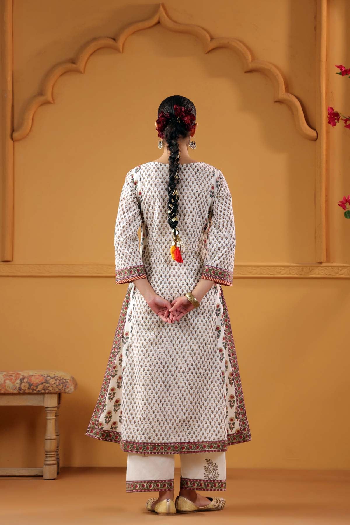 Cream Straight Fit Kurta In Handblock Cotton