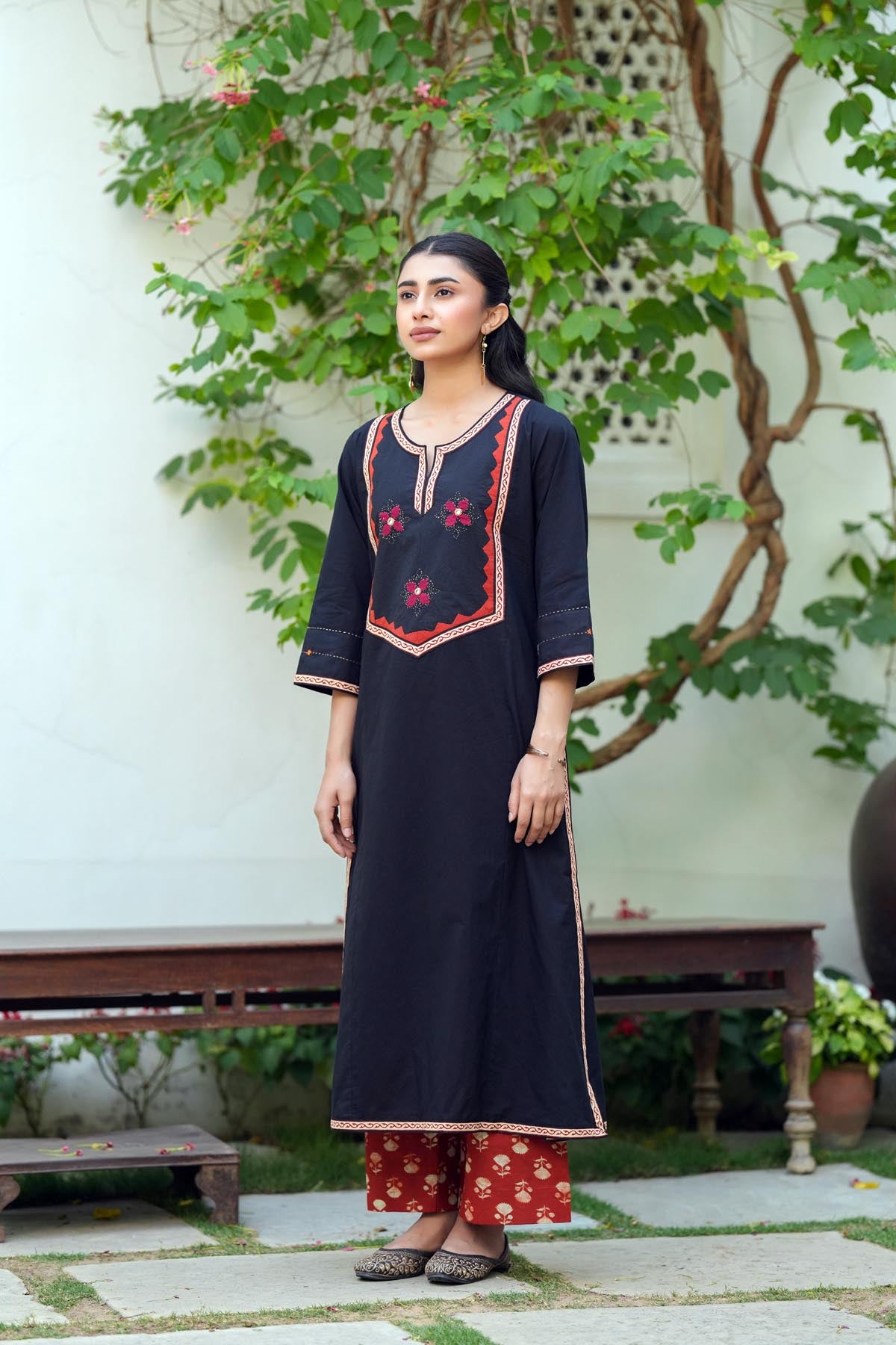 Black Straight Fit Kurta with Embroidered Yoke