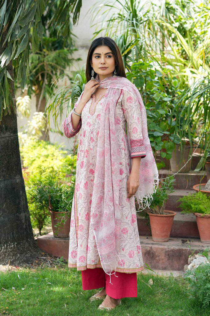 Peach Kurta/Dupatta Set In Handblock Cotton