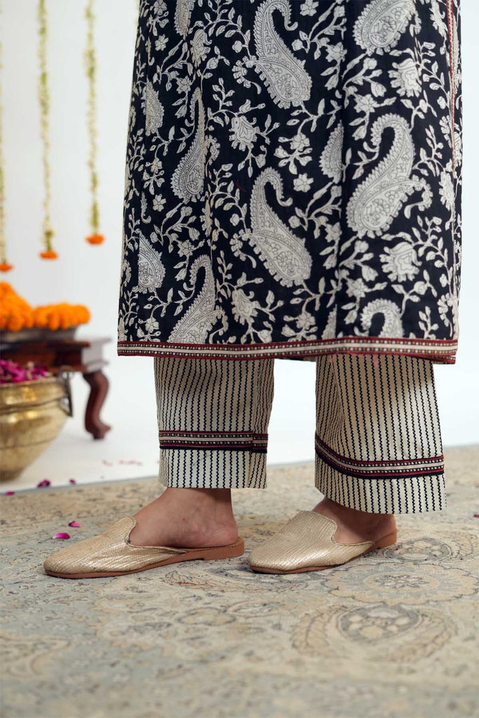 Black And White Kurta/Pant Set In Cotton Fabric
