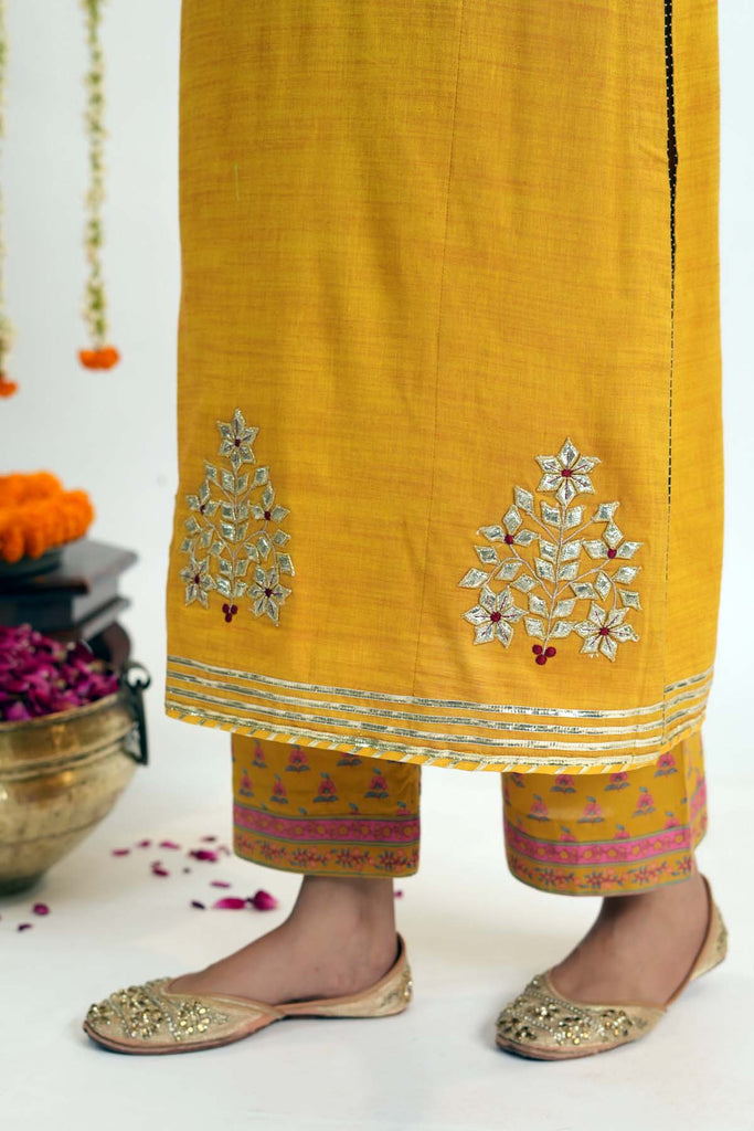 Kurta/Pant Set In Yellow Handloom Cotton